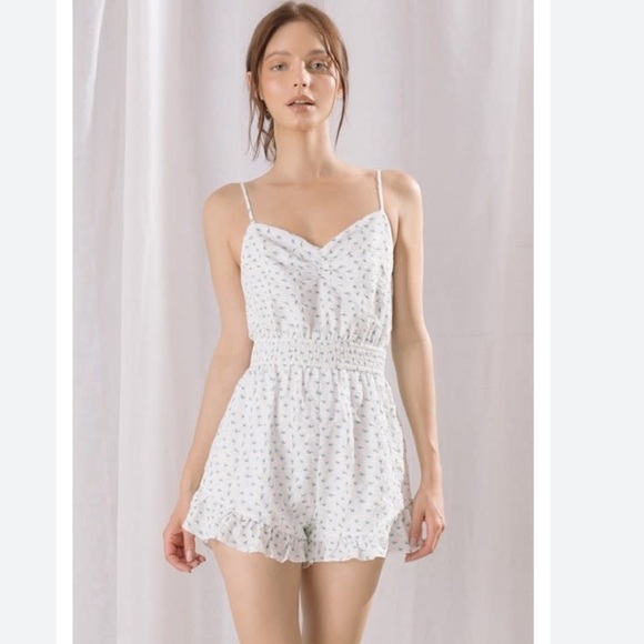 Anthropologie Storia White Blue Floral Ruffle Leg Romper Size Small - Picture 1 of 7